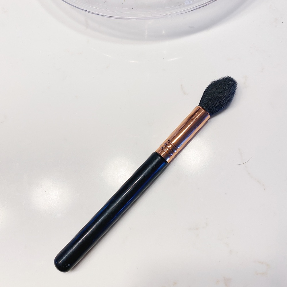Sigma F35 tappered highlighter brush